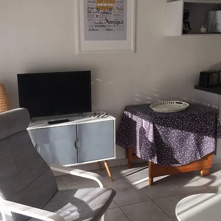 Maison Confortable Avec Parking - 4/6 Pers. - Fr-1-878-42 Apartman *